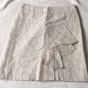 Cream pencil skirt - Size 4 Like New